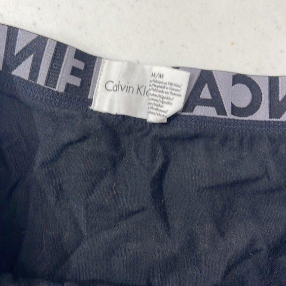 Calvin Klein Med. - Picture 2 of 4